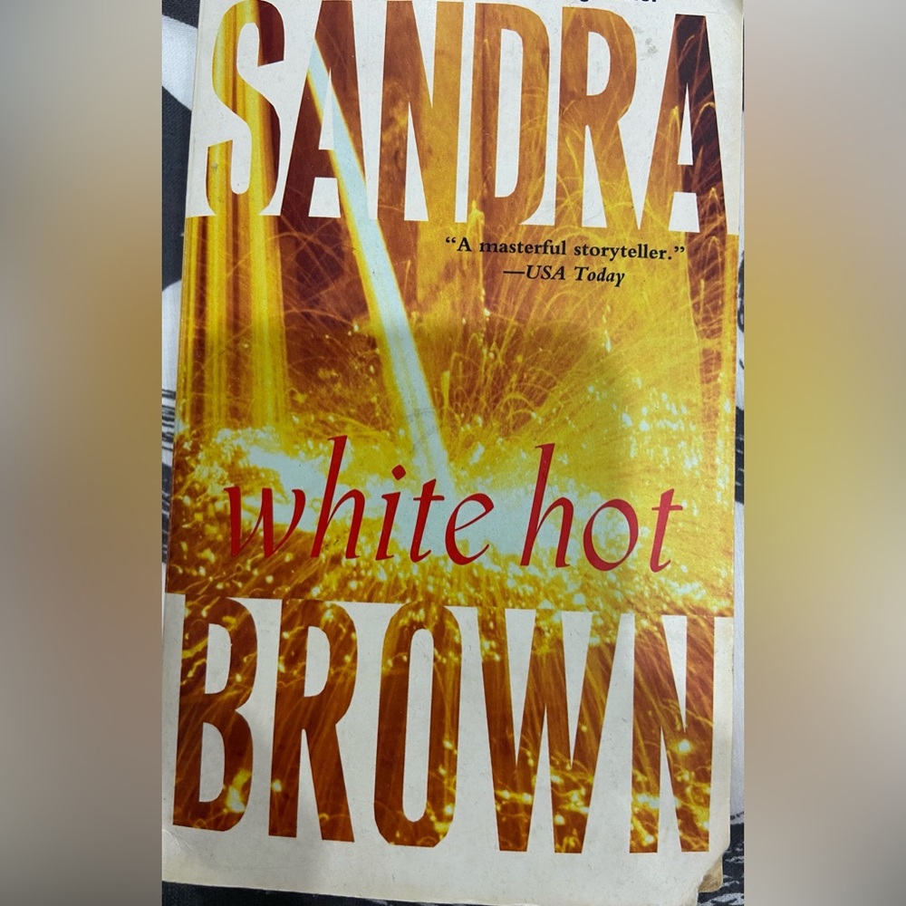 Sandra Brown’s WHITE HOT
